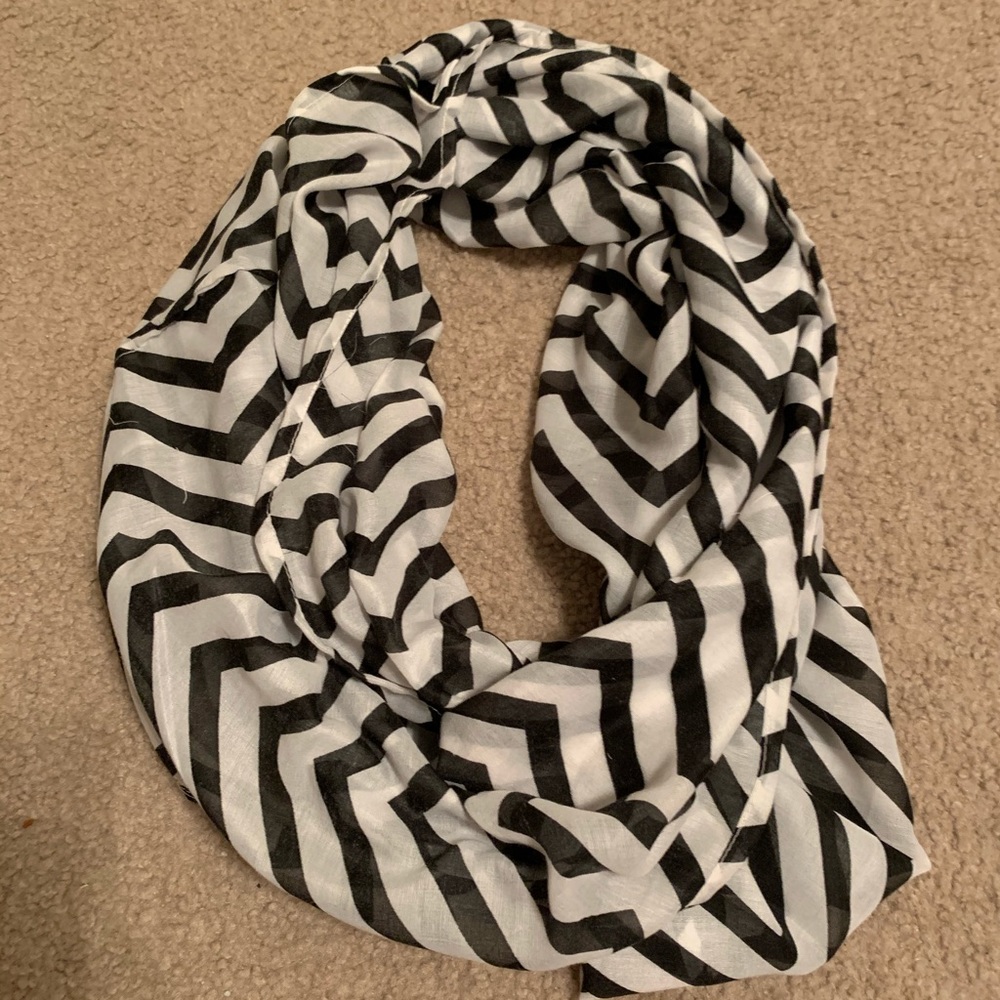 Black and white chevron infinity scarf